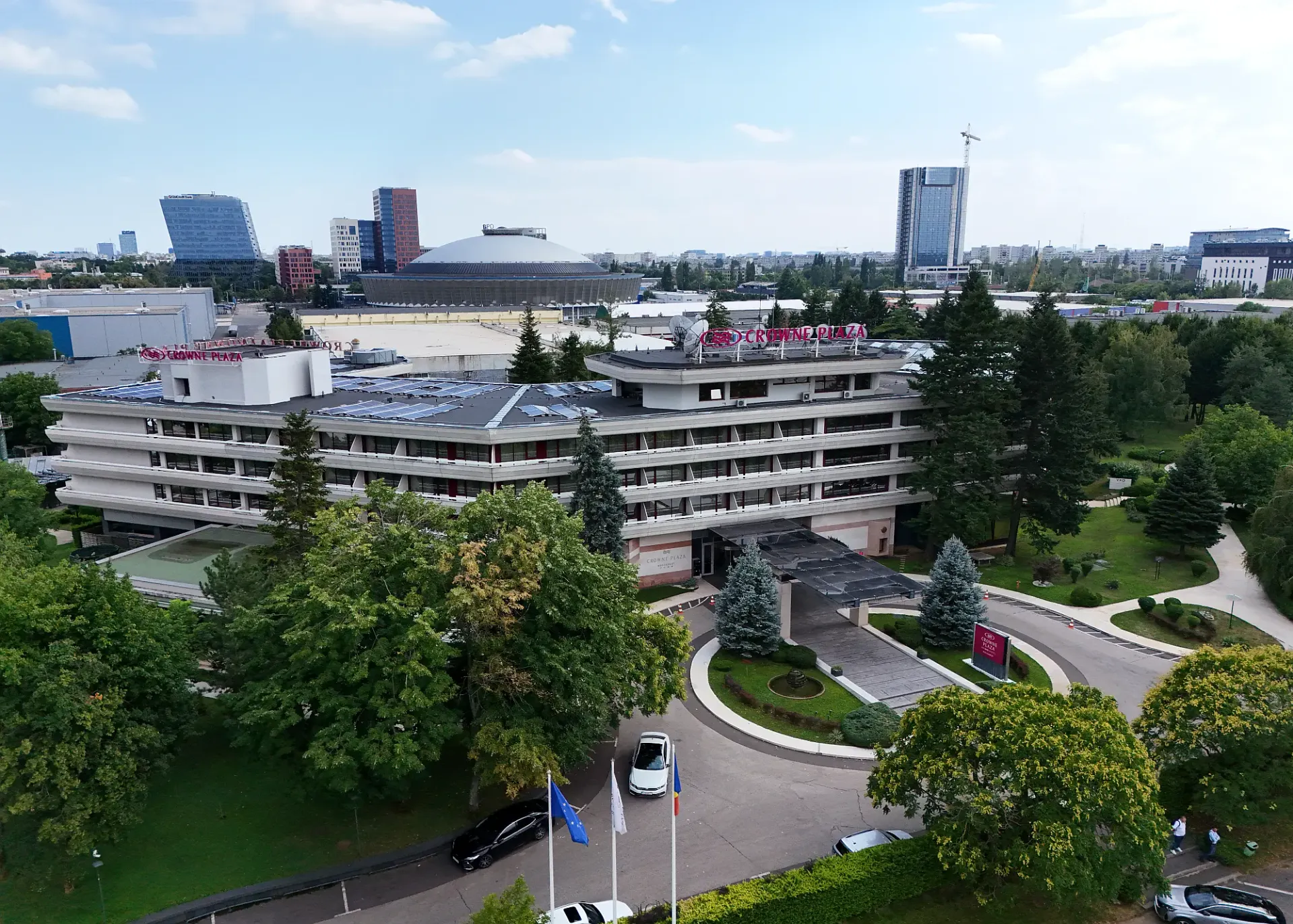 Crowne Plaza - poza drona 2.webp