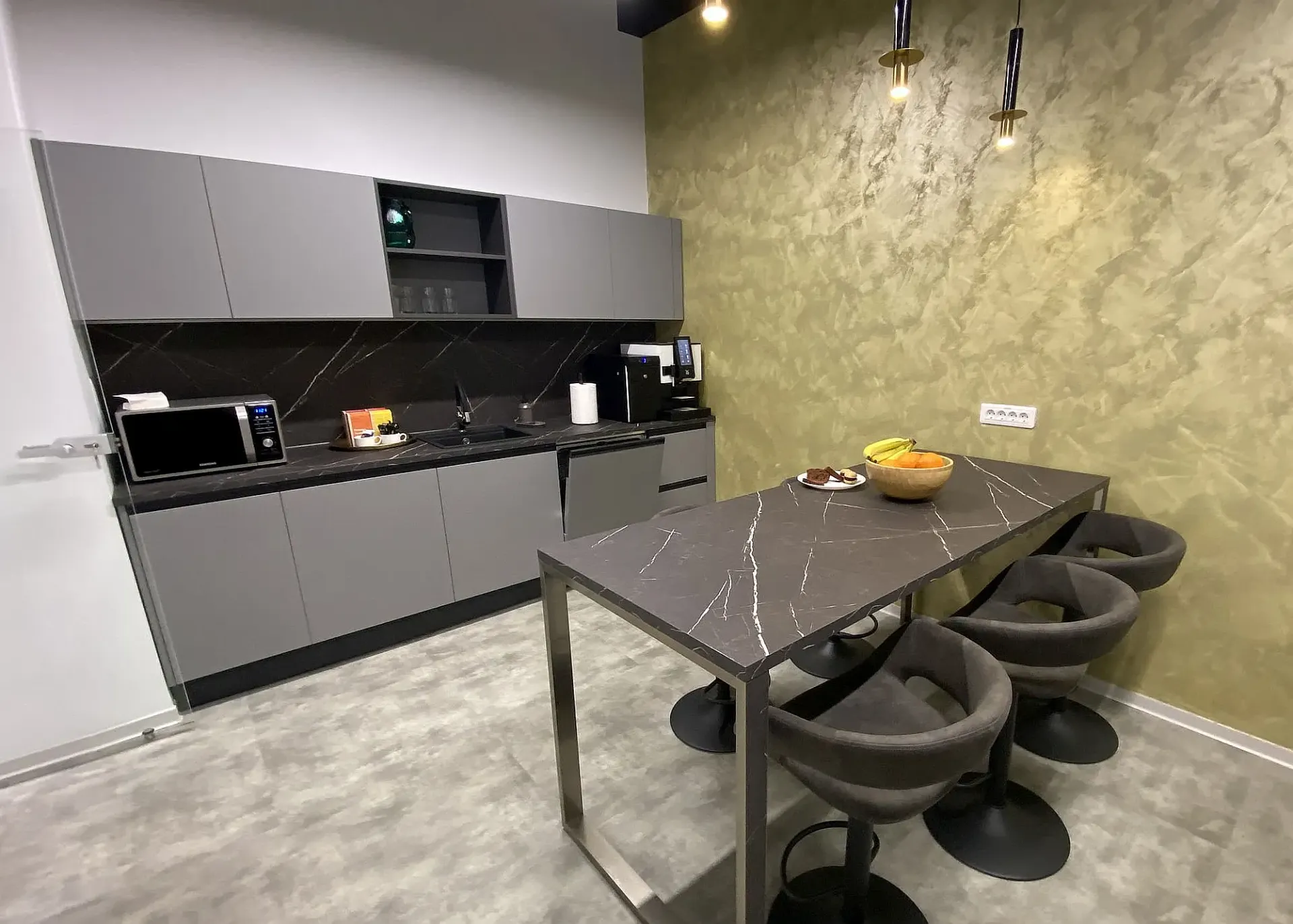 H Private - poza 9.webp