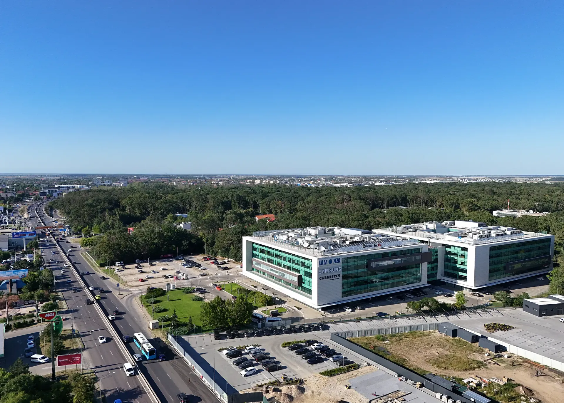 Platinum BCC - poza drona 4.webp