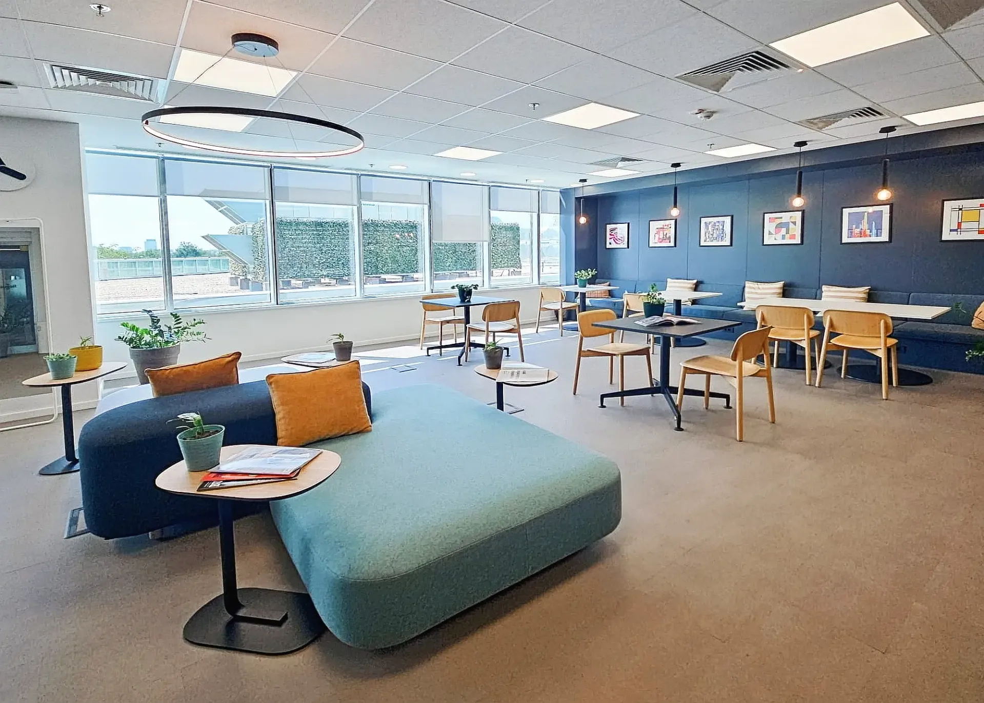 Regus City Gate - Lounge.webp