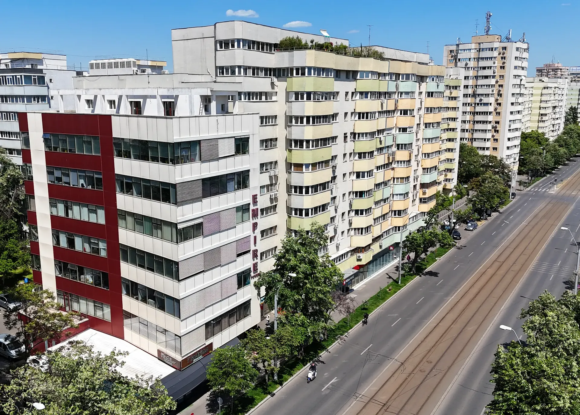 Empire Tower - poza 3.webp