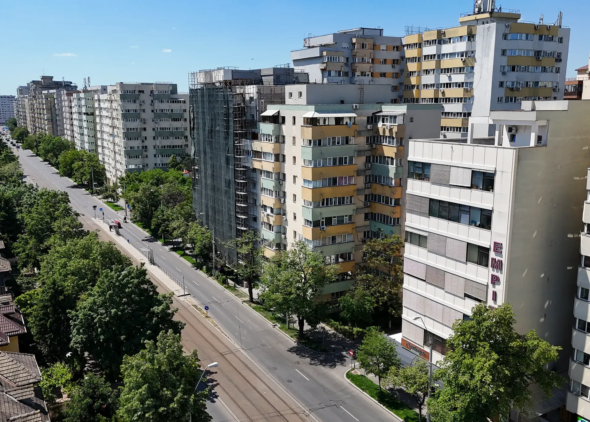 Empire Tower - poza 4.webp