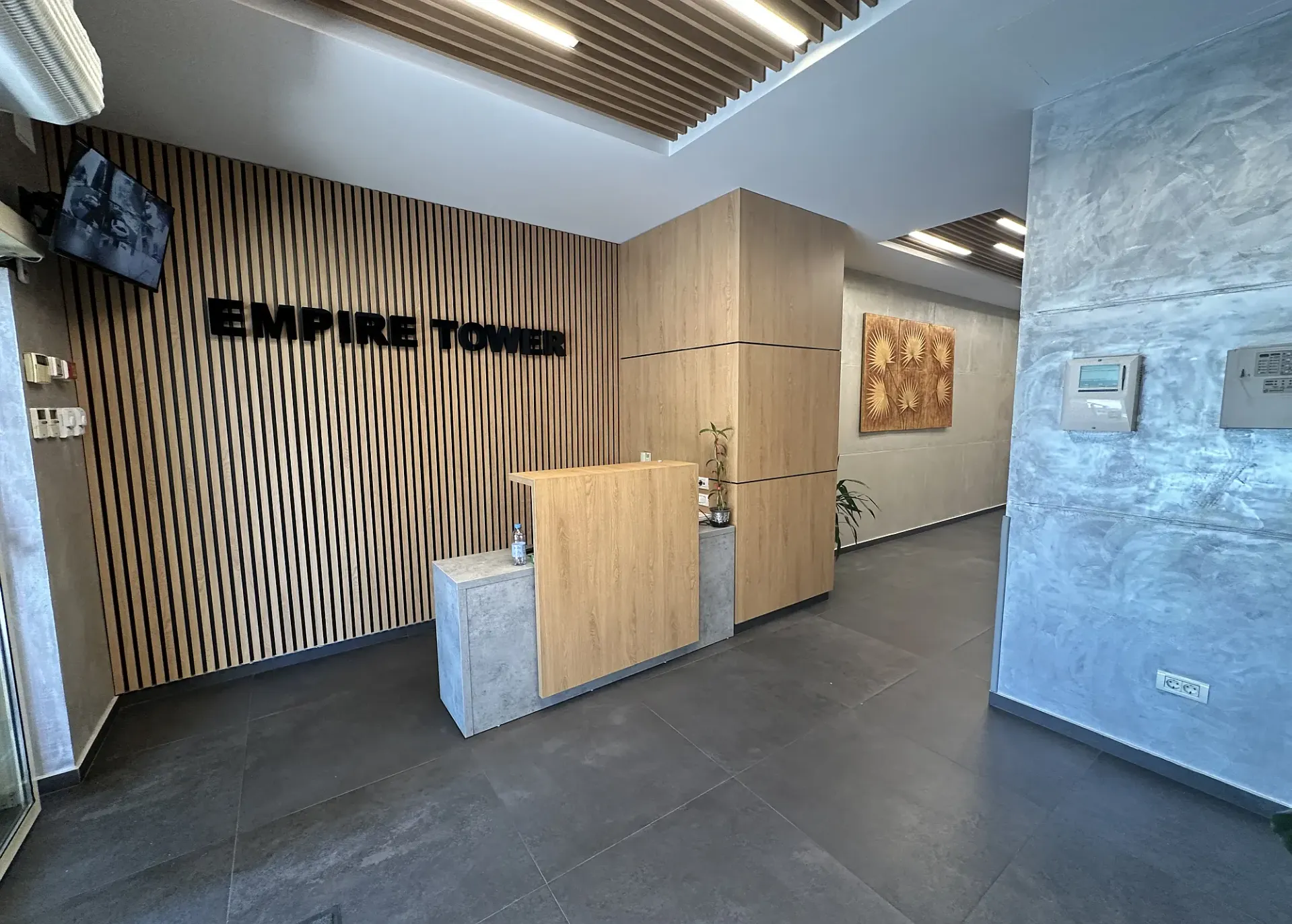 Empire Tower - poza 5.webp