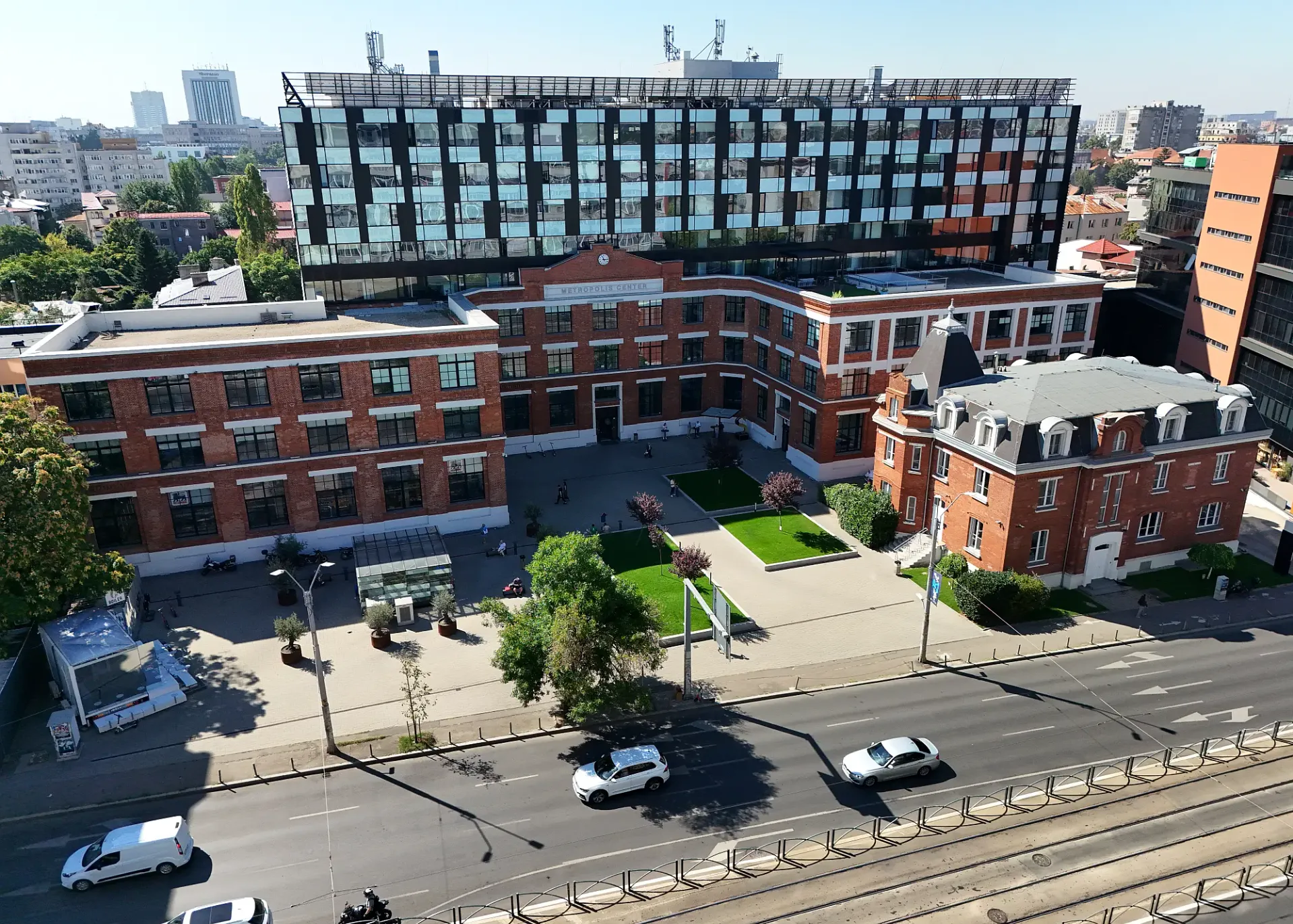 Metropolis - poza drona 2.webp