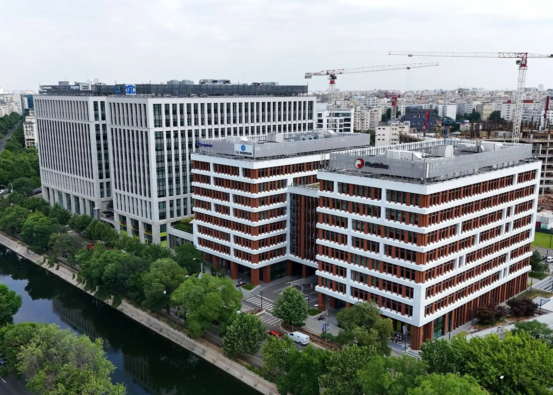 Timpuri Noi Square - 1st - poza 2.webp