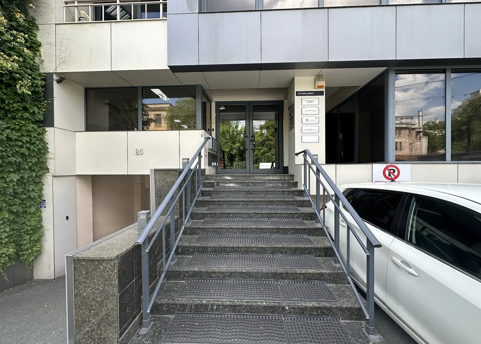 Carol Davila 85 - poza 04.webp