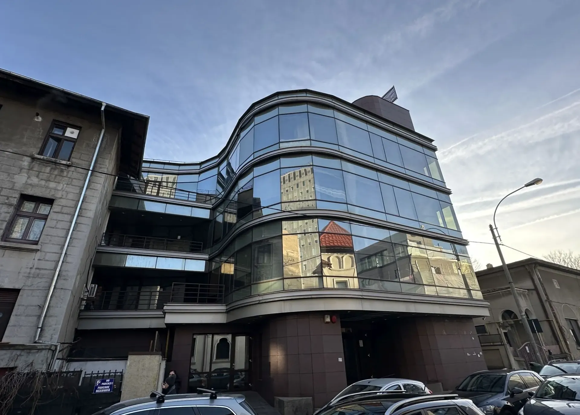 Glass House - poza 4.webp