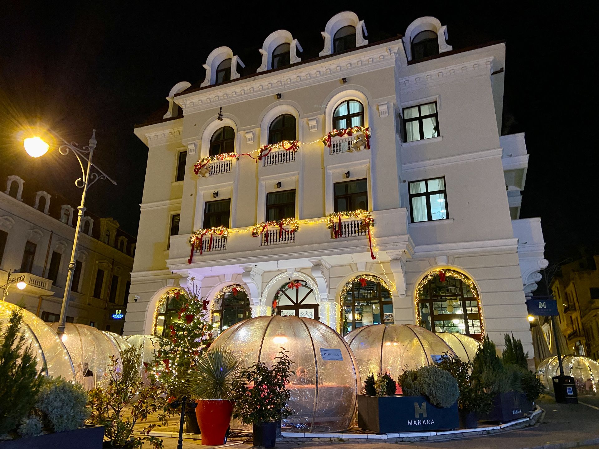 Cum se pregătesc companiile pentru sărbători în spațiile de birouri