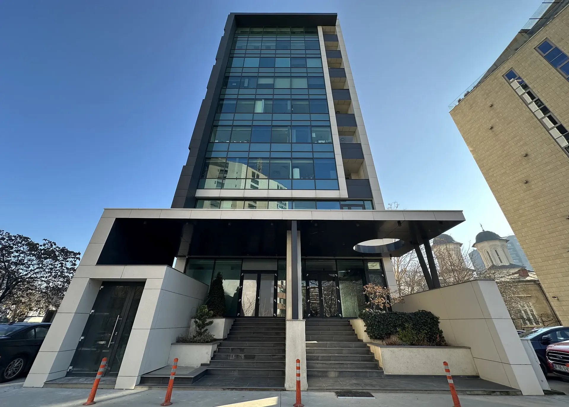 New Old Center - poza 1.webp