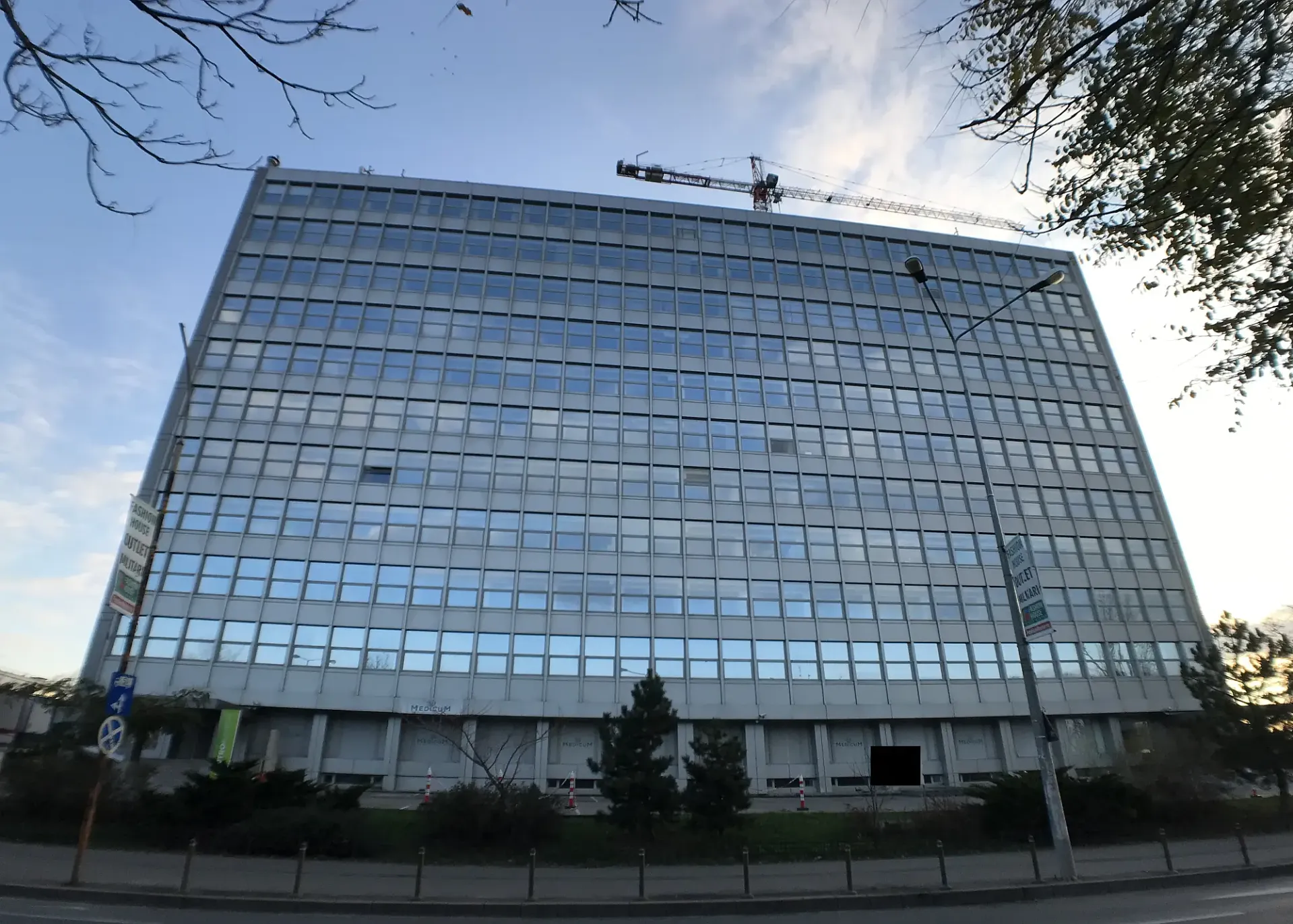 Eliade Tower - poza 1.webp