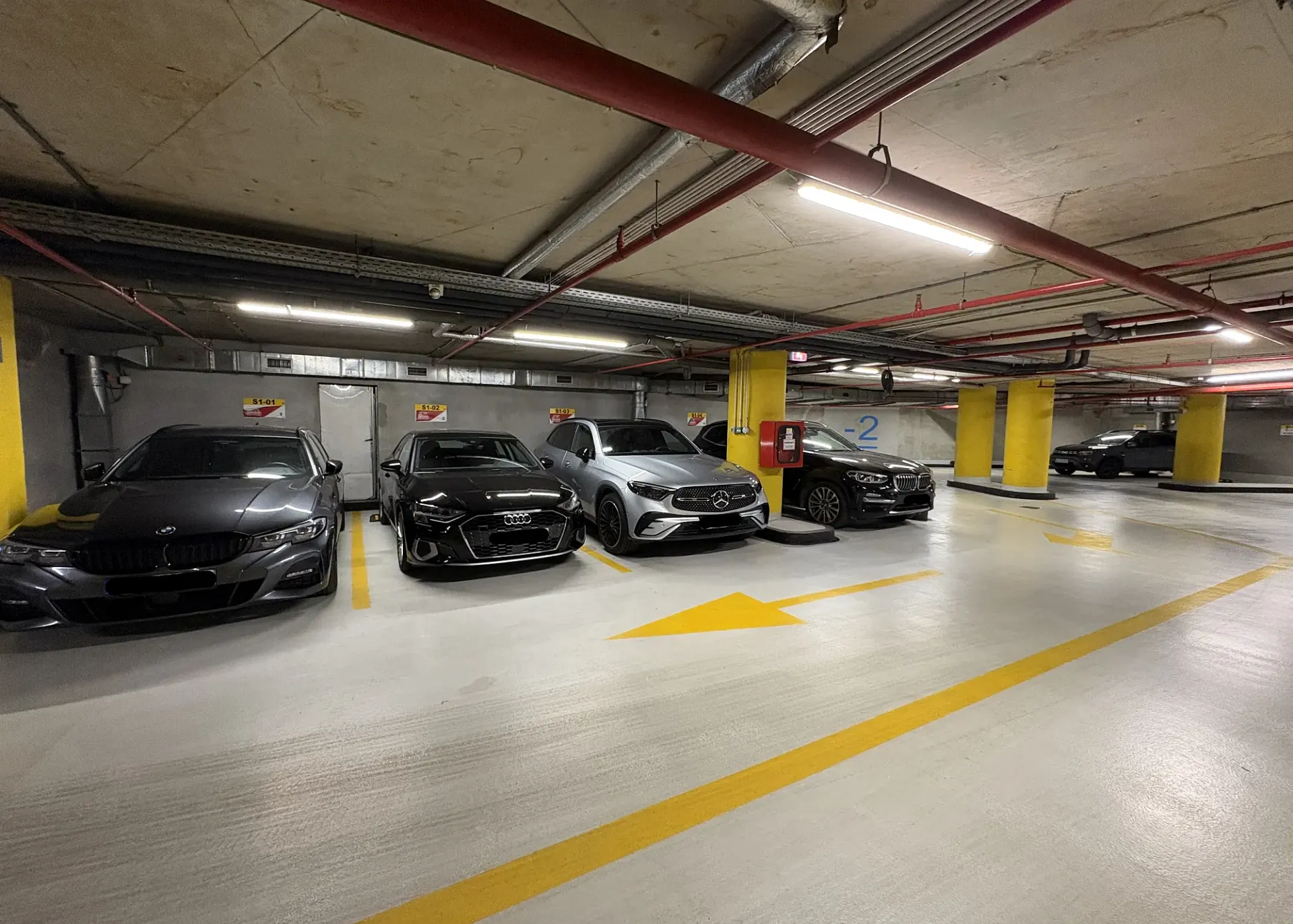 Charles de Gaulle Plaza - poza8.webp